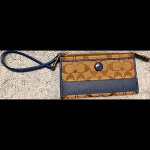 Signature Coach wristlet LG